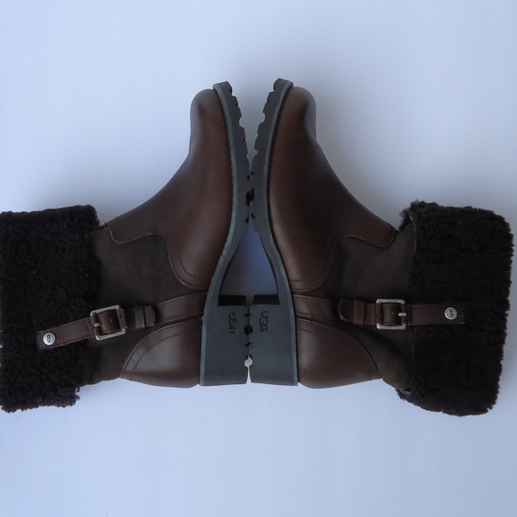 SIZE 7.5. Ugg shearling cuff leather ankle boot. - Picture 4 of 8